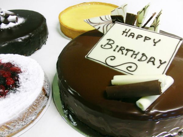 Tổng hợp các mẫu bánh sinh nhật in ảnh đẹp nhất tại MOMO CAKE | VFO.VN